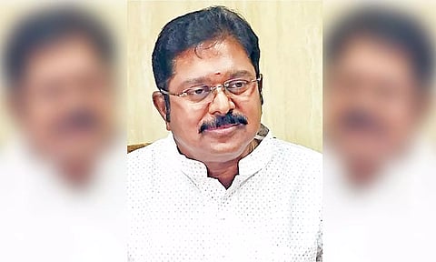 டி.டி.வி.தினகரன்.