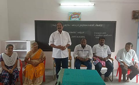 விழாவில் சிவகிரி பேரூர் தி.மு.க. செயலாளர் டாக்டர் செண்பகவிநாயகம் பேசிய போது எடுத்த படம்.
