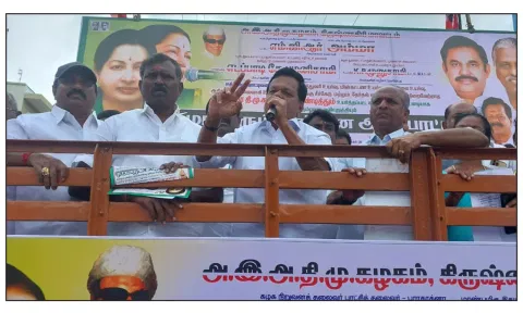கிருஷ்ணகிரி பஸ் நிறுத்தம் அருகில் கிழக்கு மாவட்ட செயலாளர் அசோக்குமார் எம்.எல்.ஏ. ஆர்ப்பாட்டத்தை தொடங்கி வைத்து பேசிய காட்சி.