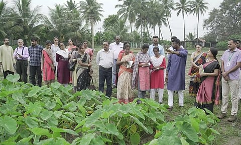 இந்திய வேளாண்துறை அலுவலர்களுக்கு மண் காப்போம் - காவேரி கூக்குரல் திட்டபயிற்சி