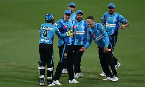 வெற்றி பெற்ற அடிலெய்டு அணி