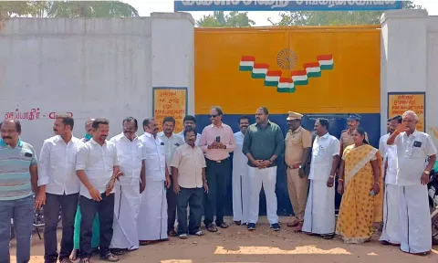 சங்கரன்கோவில் கிளை சிறையில் ஆய்வு மேற்கொண்ட தி.மு.க.வினர்.