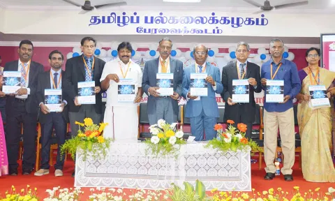 விழாவில் மாநாட்டு மலரை பல்கலைக்கழக துணைவேந்தர் திருவள்ளுவன் வெளியிட்டார்.