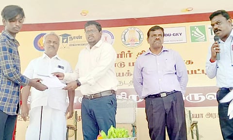 பயிற்சி பெற்றவர்களுக்கு பணி ஆணை.