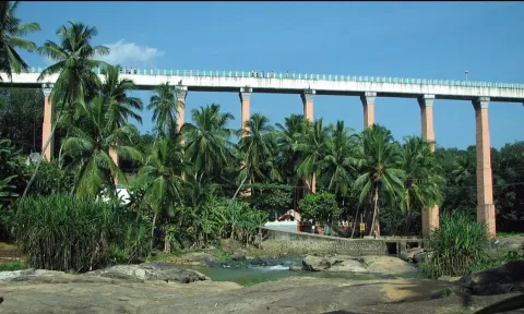 மாத்தூர் தொட்டிப் பாலம்.