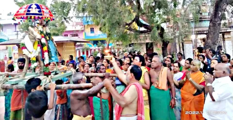 சோழவந்தானில் பிரதோஷ வழிபாடு