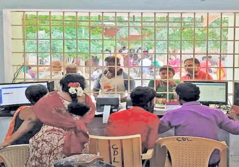ரத்த பரிசோதனை பதிவு செய்யும் இடத்தில் கூடுதலாக 2 கணினிகள் அமைக்கப்பட்டுள்ளதை படத்தில் காணலாம்.