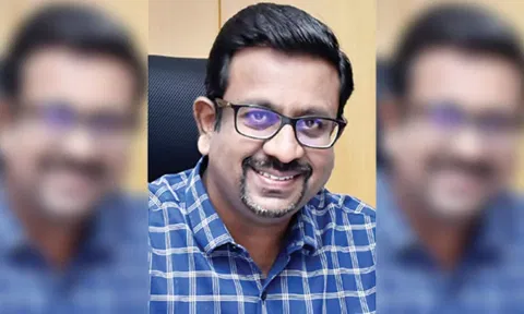 கலெக்டர் தினேஷ் பொன்ராஜ் ஆலிவர்.