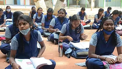 12-ம் வகுப்பு மாணவர்களுக்கான தேர்வு கட்டணம் எவ்வளவு? கல்வித்துறை அறிவிப்பு