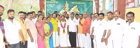 வேலுநாச்சியார் சிலைக்கு நகரசபை தலைவர் மரியாதை