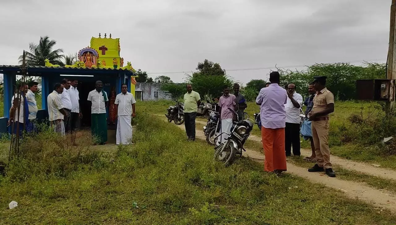 அன்னூர் அருகே கோவிலுக்குள் புகுந்து  உண்டியலை உடைத்து பணம் திருட்டு