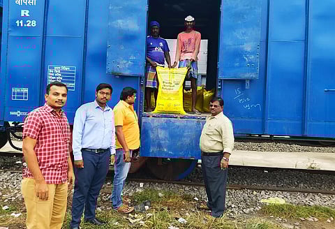 ஈரோட்டுக்கு 720 டன் யூரியா உரம் வந்தது