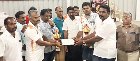 இறகுபந்து போட்டி பரிசளிப்பு விழா