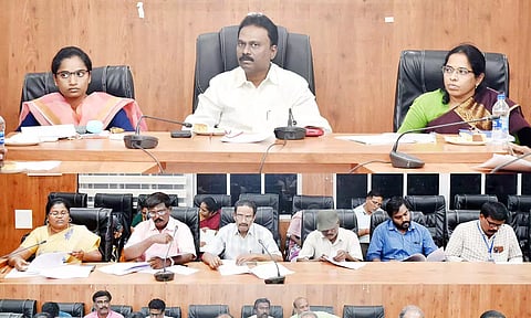 முதல்-அமைச்சர் கோப்பைக்கான விளையாட்டு போட்டி ஒருங்கிணைப்புக்கூட்டம் கலெக்டர் விசாகன் தலைைமயில் நடைபெற்றது.
