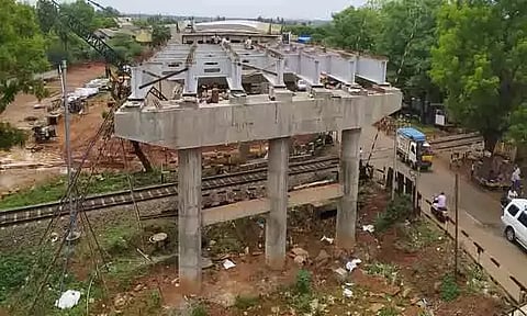 அவினாசி சாலை உயர்மட்ட மேம்பால பணி 40 சதவீதம் நிறைவு