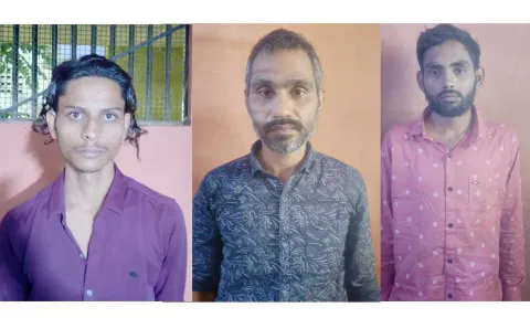 ராயக்கோட்டை தக்காளி மண்டி அருகே வசிக்கும் காலு ராம்  என்பவரின் வீட்டில் கத்தி முனையில் கொள்ளை அடித்த ராஜஸ்தான் மாநிலத்தைச் சேர்ந்த மூன்று நபர்கள் கைது.