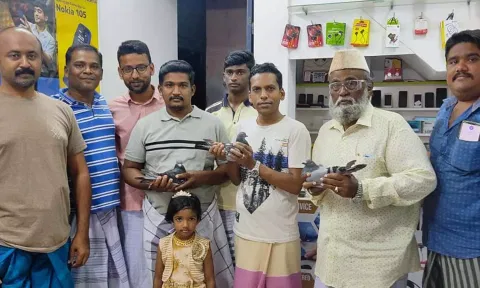 வெற்றி பெற்ற புறாக்களின் உரிமையாளர்களுக்கு பரிசுகள் வழங்கப்பட்டது.