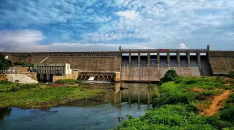 கீழ்பவானி வாய்க்காலுக்கு தண்ணீர் திறப்பு குறைப்பு