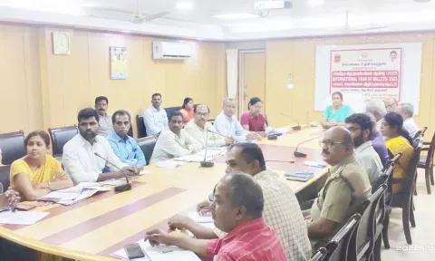 தருமபுரியில்  மாவட்ட அளவிலான சிறுதானியங்கள் விழிப்புணர்வு கூட்டம் கலெக்டர் சாந்தி தலைமையில் நடைபெற்றது.