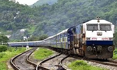 கோவை வழியாக இயக்கப்படும் ரெயில்களின் இயக்கத்தில் மாற்றம்