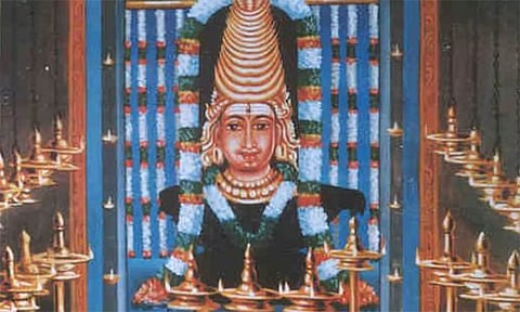 மும்மூர்த்திகளும் ஒரே லிங்க உருவில் காட்சி அளிக்கும் அற்புத கோவில்