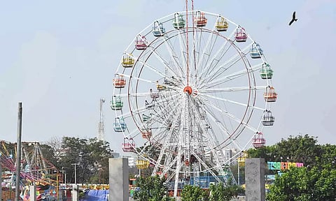 குழந்தைகள் முதல் பெரியவர்கள் வரை... கண்ணை கவரும் தீவுத்திடல் பொருட்காட்சி