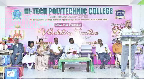 ஹைடெக் பாலிடெக்னிக் கல்லூரியில் ஹைடெக் விழா நடந்த போது எடுத்தபடம்.