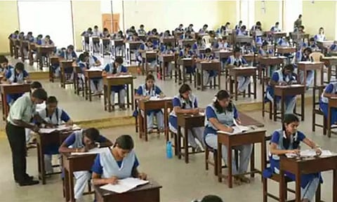 பொதுத் தேர்வு எழுதும் பிளஸ்2 மாணவர்களுக்கு மின்னஞ்சல் கட்டாயம்