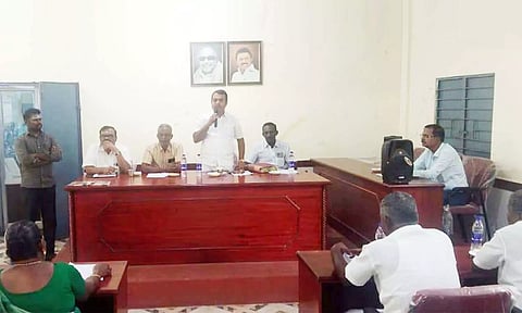 ஊராட்சி ஒன்றிய குழு கூட்டம் நடைபெற்றபோது எடுத்த படம்.