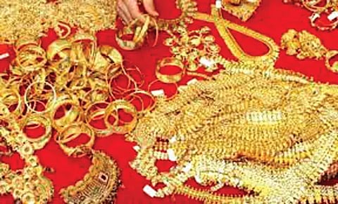 மீன்சுருட்டி அருகே நகை அடகுக்கடையில் திருடுபோன 151 பவுன் நகை, 20 கிலோ வெள்ளி மீட்பு