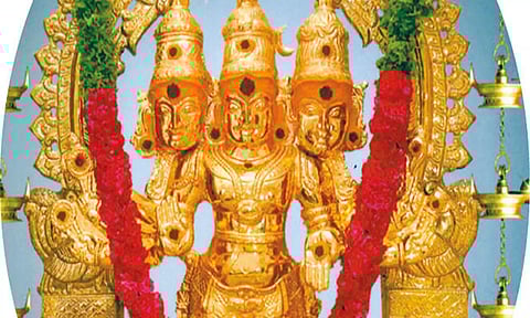 பிறை கவசத்துடன் காட்சி அளிக்கும் தாணுமாலயன்