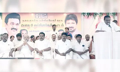 தி.மு.க. பொது உறுப்பினர்கள் கூட்டத்தில் மாவட்ட செயலாளர் கவுதமன் பேசினார்.