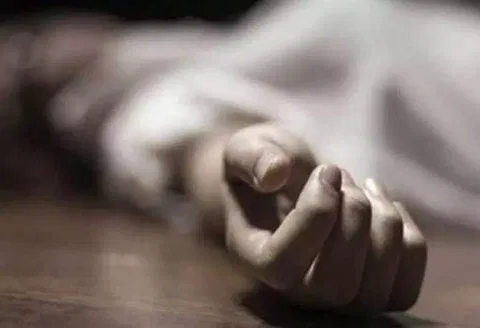 மீன் பிடிக்க சென்ற பெண் பரிசல் கவிழ்ந்து பலி