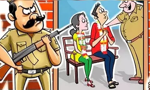 ஜெயங்கொண்டம் மகளிர் போலீஸ் நிலையத்தில் குழந்தையுடன் காதலரை கரம் பிடித்த பட்டதாரி பெண்