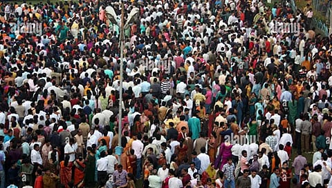 நாமக்கல்லில் ஜவுளி, நகை கடைகளில் மக்கள் குவிந்தனர்