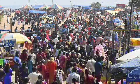 இன்று காணும் பொங்கல் கோலாகலம்- பொழுதுபோக்கு மையங்களில் ஆர்ப்பரித்து குவிந்த மக்கள்