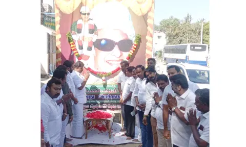 கிருஷ்ணகிரி கிழக்கு மாவட்ட அ.தி.மு.க., அலுவலகத்தில், மாவட்ட செயலாளர் அசோக்குமார் எம்.எல்.ஏ., எம்.ஜி.ஆர், படத்திற்கு மலர் துாவி மரியாதை செலுத்தி, அனைவருக்கும் இனிப்புகளை வழங்கினார்.