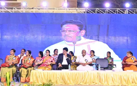 திருமுருகன்பூண்டி - ஏ.வி.பி. பள்ளி ஆண்டு விழா
