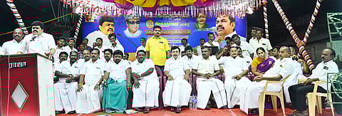 சிவகாசியில் நடந்த பொதுக்கூட்டத்தில் முன்னாள் அமைச்சர் கே.டி.ராஜேந்திரபாலாஜி பேசிய காட்சி.