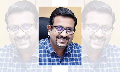 கலெக்டர் தினேஷ் பொன்ராஜ் ஆலிவர்