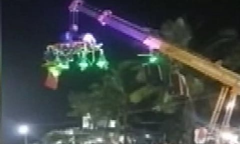 கிரேன் சரிந்து விபத்து
