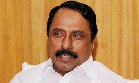 இரட்டை இலை சின்னம் எங்களுக்குத்தான் கிடைக்கும்- செங்கோட்டையன் பேட்டி