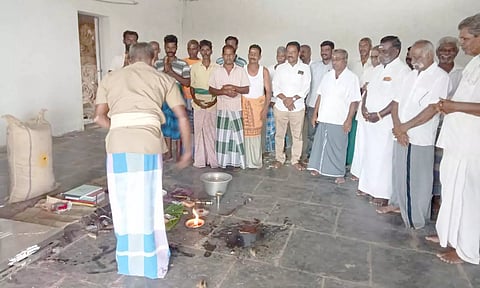 மத்திய குழுவினர் மக்களிடம் குறைகளை கேட்டறிந்தனர்.