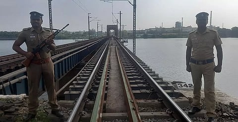 குடியரசு தின விழாவையொட்டி பலத்த போலீஸ் பாதுகாப்பு