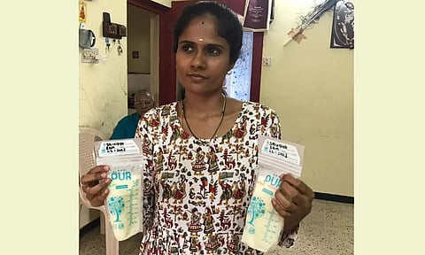 தாய்ப்பால் தானம் வழங்கி வரும் ஸ்ரீவித்யா.