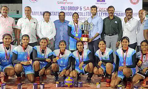 மாநில கல்லூரி கைப்பந்து: எஸ்.ஆர்.எம். பெண்கள் அணி சாம்பியன்