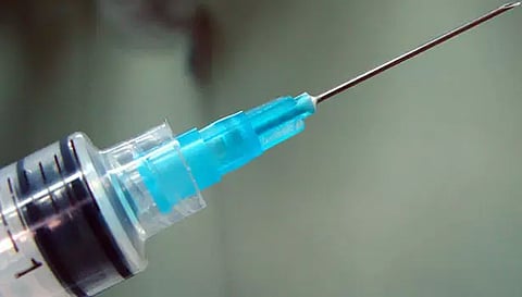 திருப்பூர் அருகே நிலத்தை அபகரிக்க விஷ ஊசி செலுத்தி கணவனை கொல்ல முயன்ற பெண்