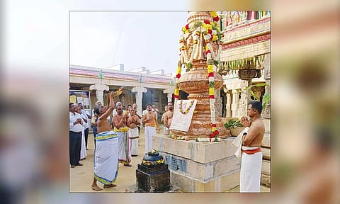 வெங்கடேச பெருமாள் கோவில்&nbsp; தேரோட்ட திருவிழா கொடியேற்றம்&nbsp; நடைபெற்ற காட்சி.&nbsp;