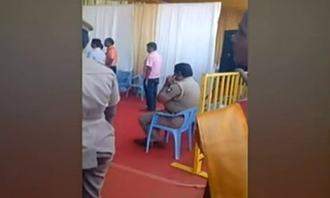 தேசிய கீதத்தை மதிக்காததால் நாமக்கல் காவல் உதவி ஆய்வாளர் இடைநீக்கம்