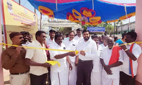 மேல்நிலை நீர்தேக்க தொட்டியை ஷாநவாஸ் எம்.எல்.ஏ. திறந்து வைத்தார்.